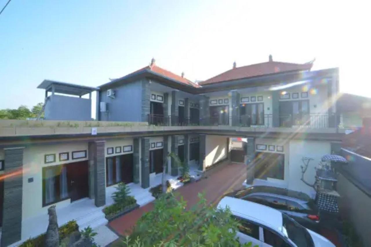 Oyo Flagship 91237 Ratu Guest House Kedunganan Exterior photo