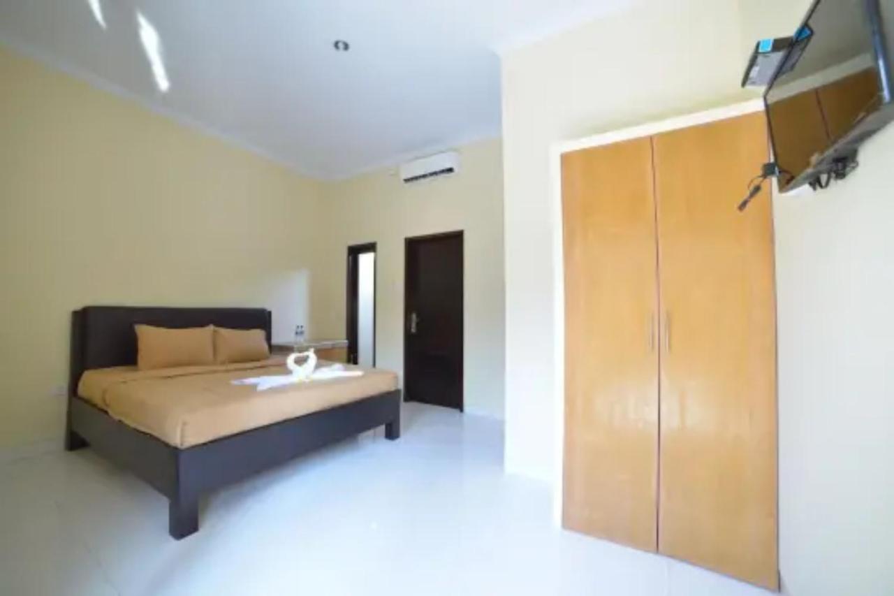 Oyo Flagship 91237 Ratu Guest House Kedunganan Exterior photo