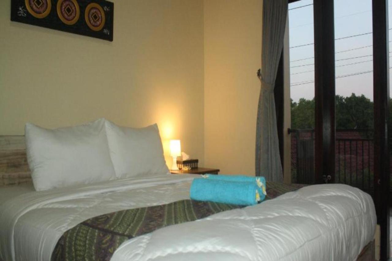 Oyo Flagship 91237 Ratu Guest House Kedunganan Exterior photo